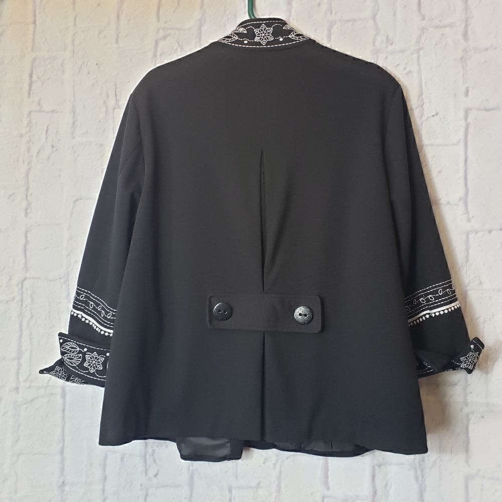 LILY STANHOPE Button Front Embroidered Jacket - Picture 6 of 6